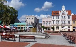 Donice kwiatowe ozdobią tucholski rynek